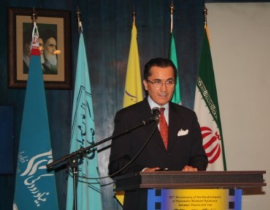 سفیر مکزیک در تهران طی مراسم افتتاحیه هفته فیلم مکزیک در مجموعه سعدآباد:<br>