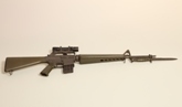 سلاح  (M16) در موزه سلاح های دربار 
