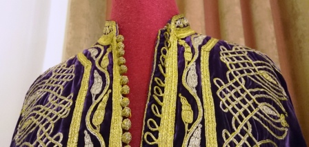 مرمت و پاکسازی چهار لباس سلطنتی و تشریفاتی دوره پهلوی دوم در سعدآباد