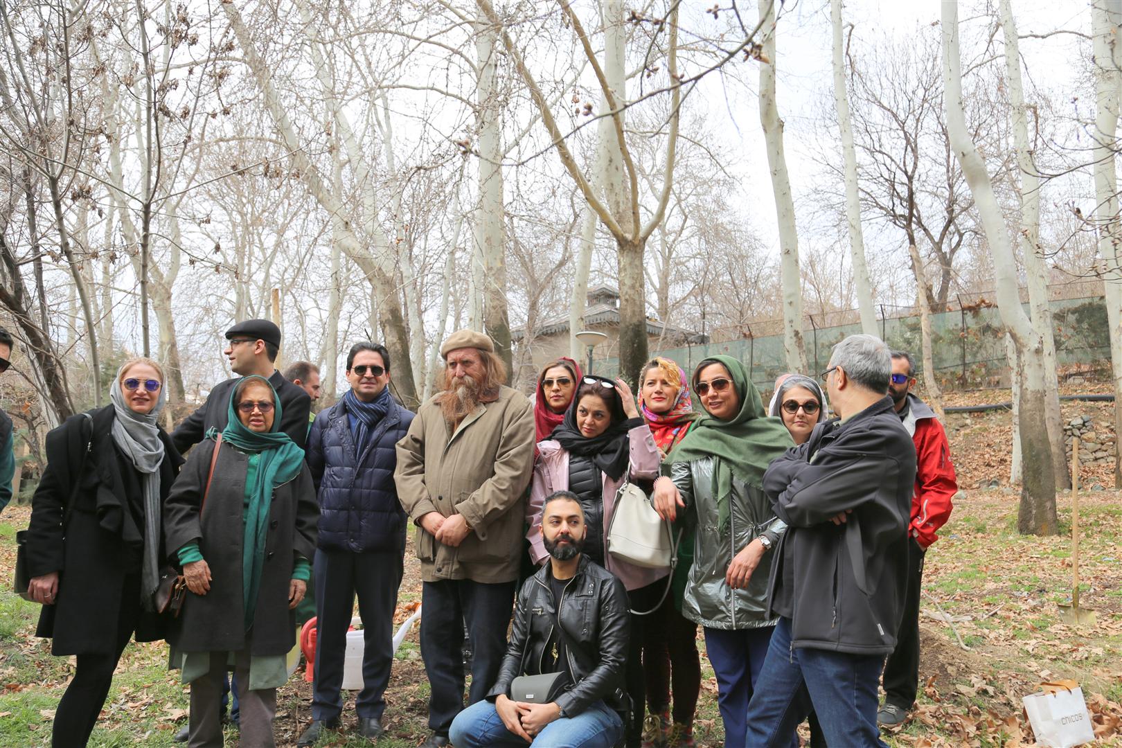 با حضور جمعی از هنرمندان: آیین درختکاری در سعدآباد برگزار شد