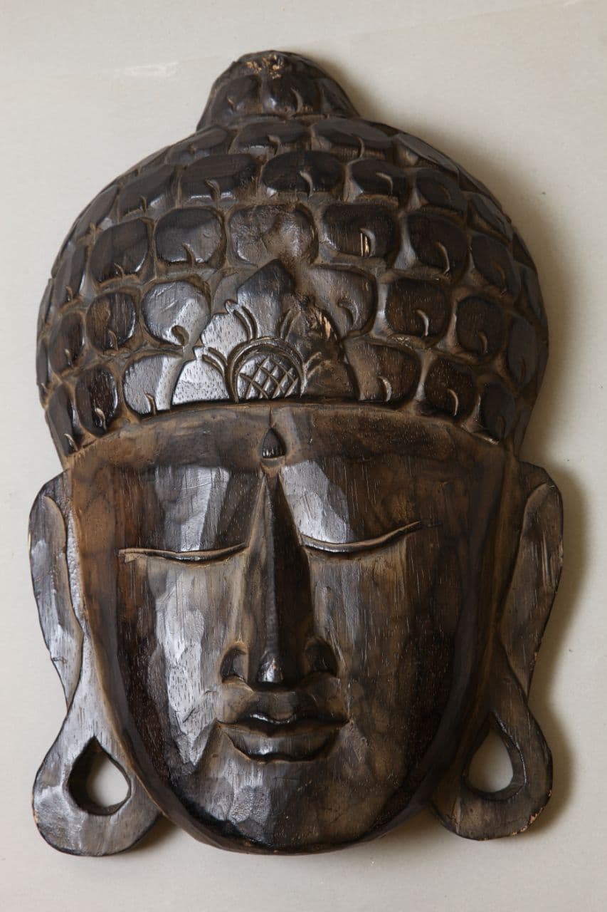 نام شی : صورتک چوبی بودا ( the wooden face of Budda)/موزه برادران امیدوار 