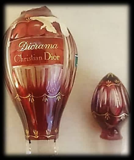 معرفی شیشه عطر دیوراما موجود در موزه آشپزخانه سلطنتی سعدآباد