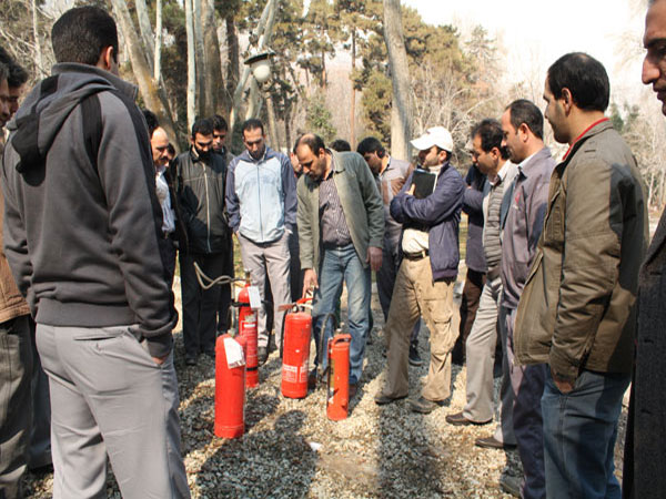 برگزاری کلاسهای آموزشی اطفاء حريق در مجموعه سعدآباد