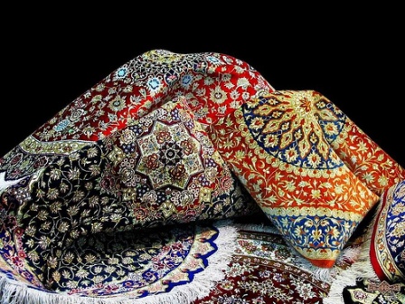 در کاخ موزه نگارستان سعدآباد  :<br>نمایشگاه گنجینه نفیس فرش دستباف برگزار شد